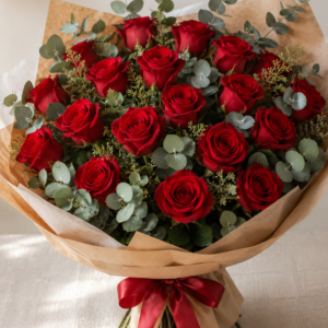 Ramos de Rosas Rojas y Eucaliptos